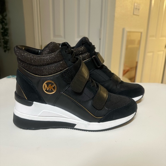Michael Kors high top sneaker sz 8.5 - Picture 1 of 8